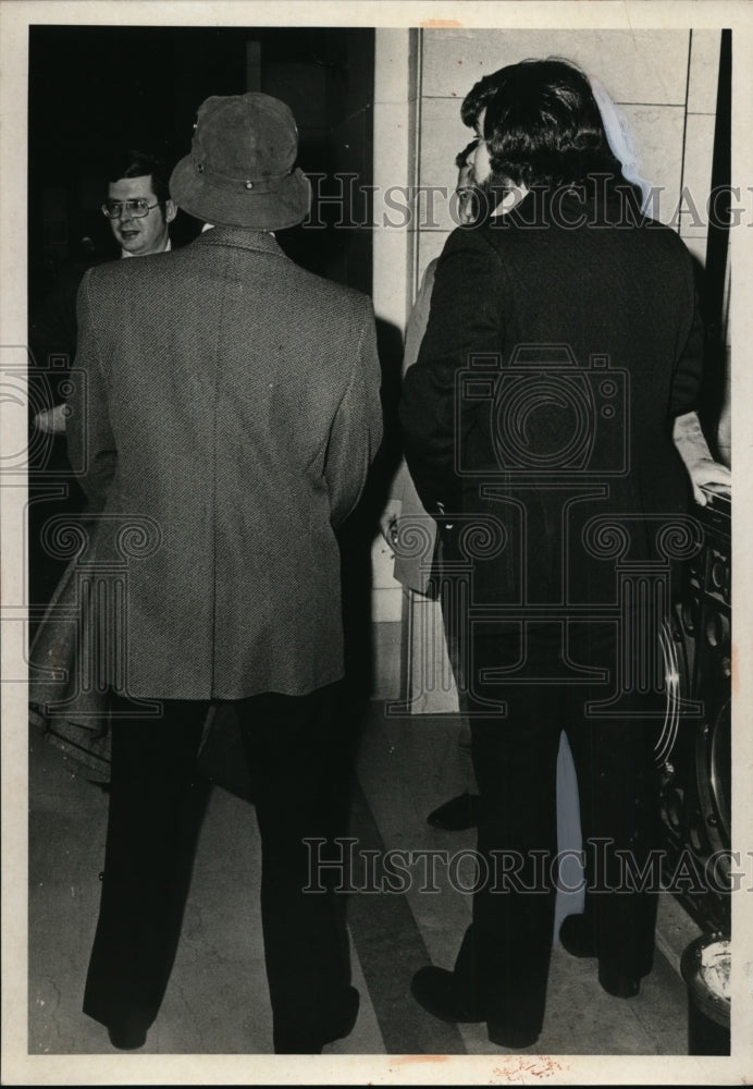Load image into Gallery viewer, 1973 Press Photo Group from Behind - nef47919
