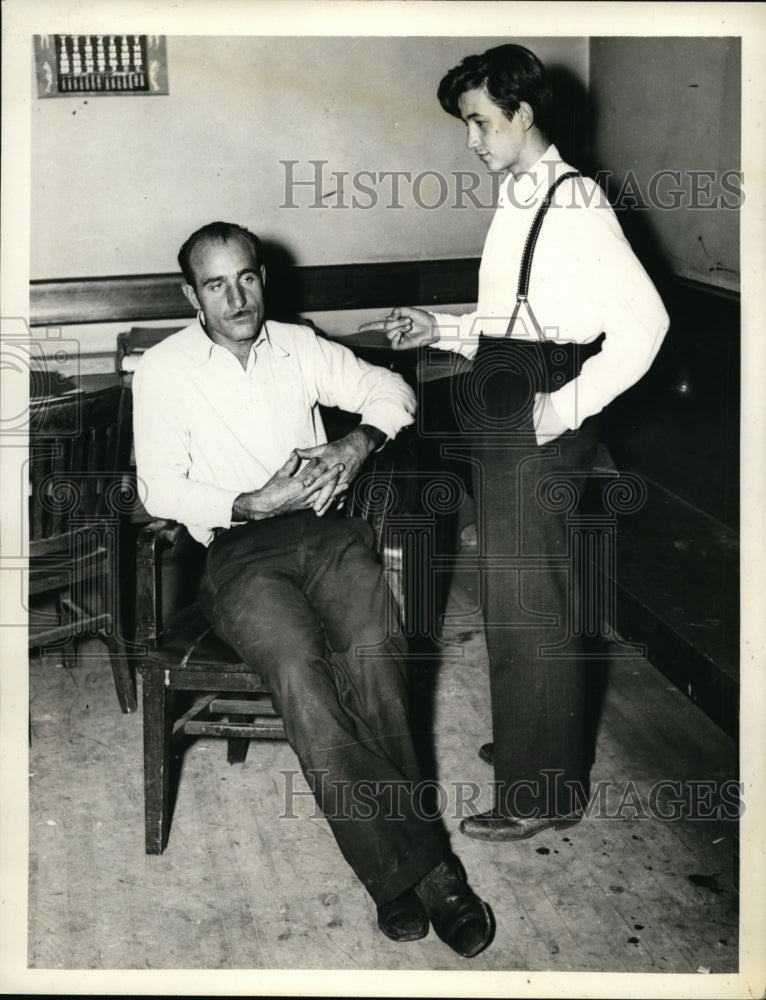 1937 Press Photo Julius Malicky aka Andrew McCrea at Newark Police Headqaurters