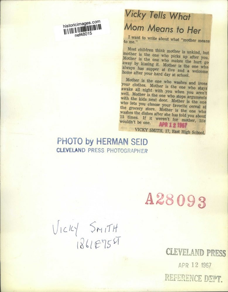 Load image into Gallery viewer, 1967 Press Photo Vicky Smith of Ohio - nef48015
