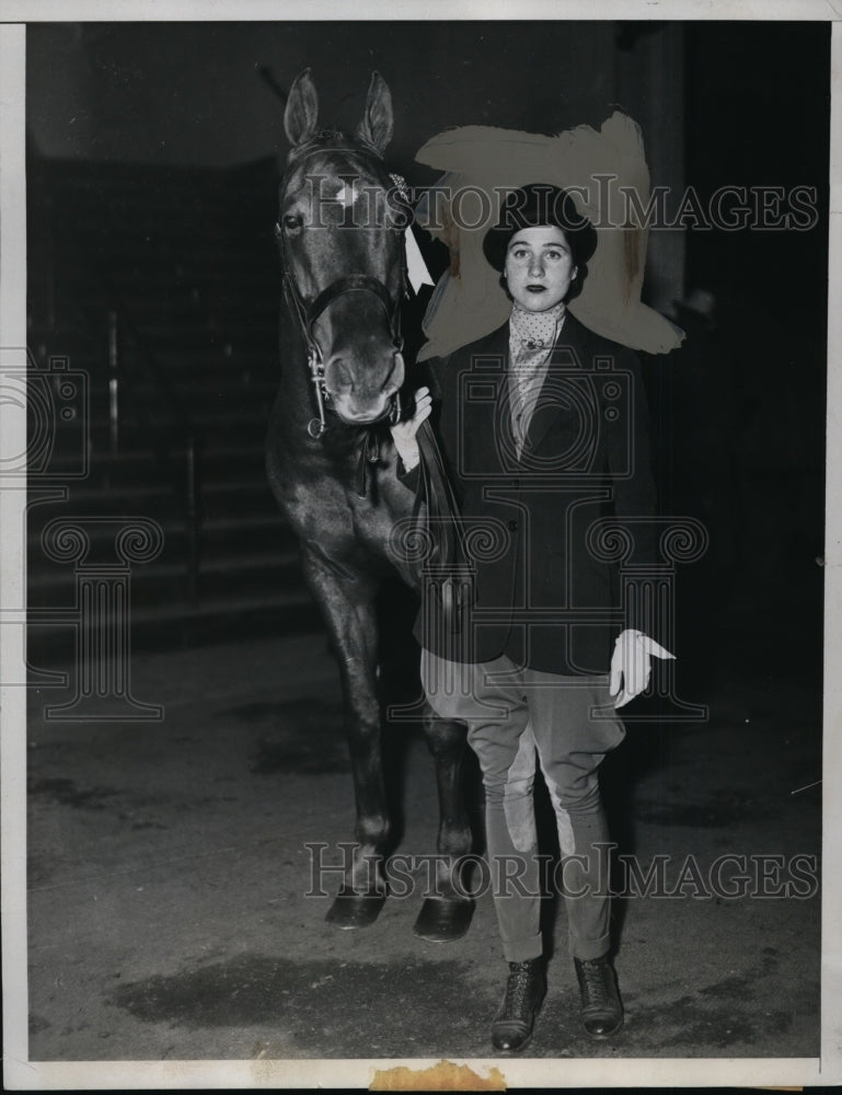 Load image into Gallery viewer, 1933 Press Photo Caral Gimbel w Horse "His Elegance" at National Horse Show
