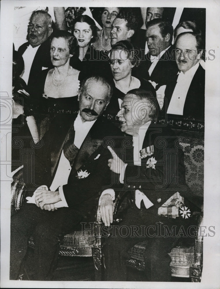 Load image into Gallery viewer, 1933 Press Photo Albert Lebrun, Lord Tyrrell at British Embassy Ball - nef48065
