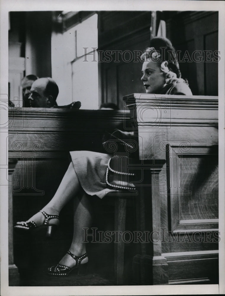 Load image into Gallery viewer, 1946 Press Photo Witness Stand of U.S. Court - nef48104
