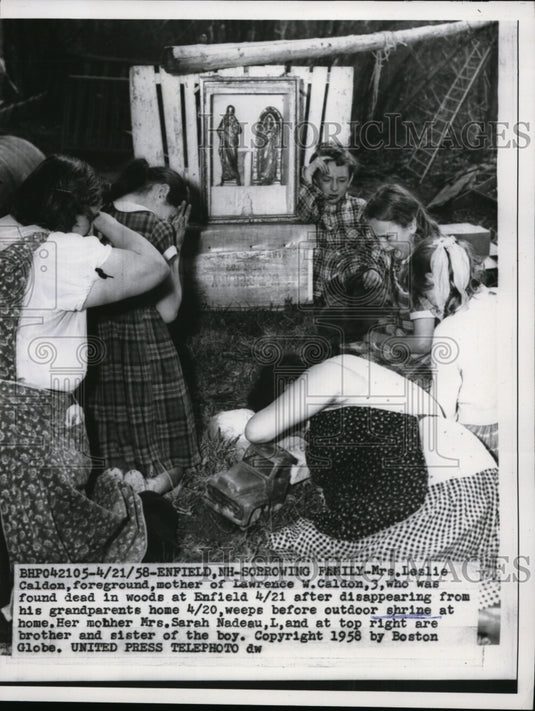 1958 Press Photo Leslie Caldon mother of Lawrence found dead in the Woods