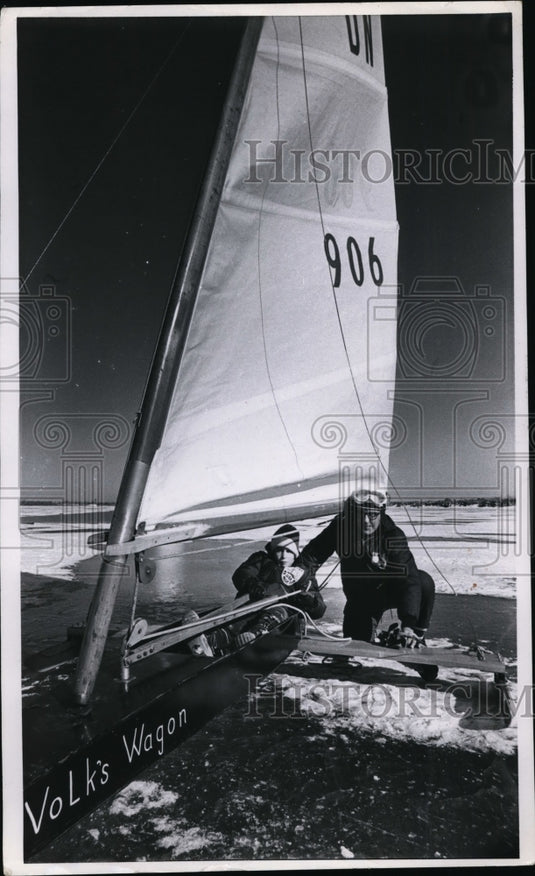 1971 Press Photo Jack Volk and John Jr. Ice Boating - nef48144