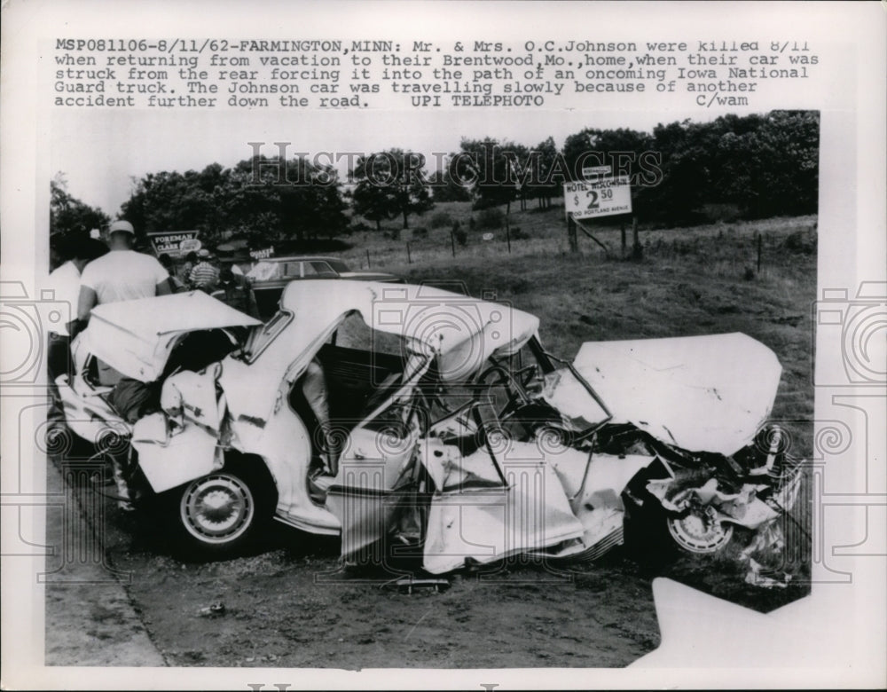 1962 Press Photo Car Wreck Killed O.C. Johnson & Wife, in Farmington, Minnesota