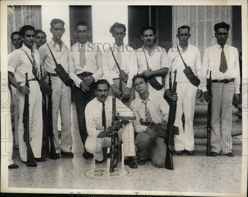 Load image into Gallery viewer, 1933 Press Photo Santiago Almrez &amp; Ysmael Seijas &amp; Other Students of University
