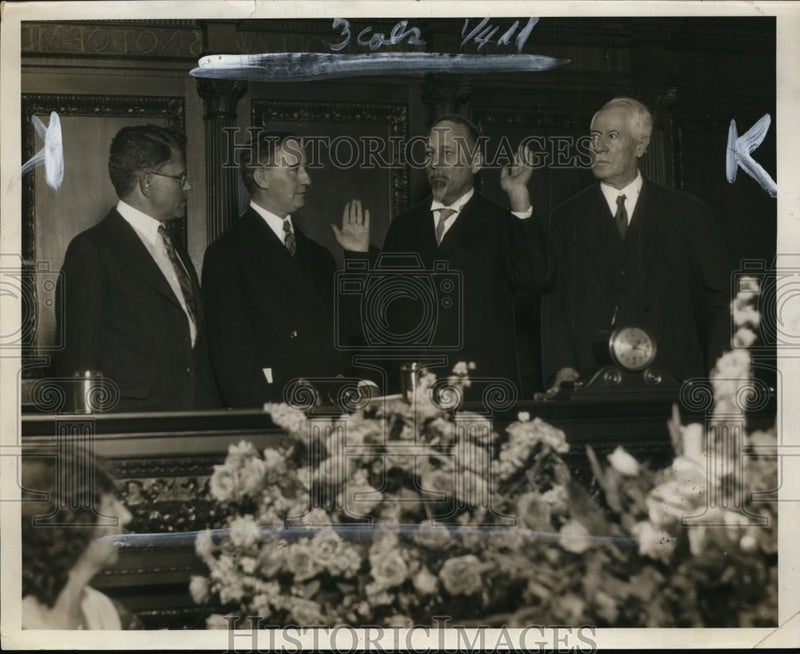 Load image into Gallery viewer, 1930 Press Photo Clinton Takes Oath as Appellate Judge - nef48673
