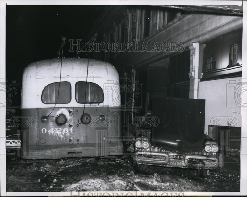 Load image into Gallery viewer, 1960 Press Photo Bus Passenger &amp; Auto Collided Injuring Driver &amp; Passengers

