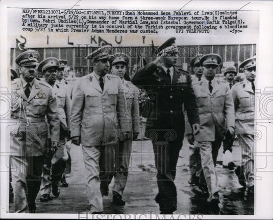 1960 Press Photo Shah of Iran Mohammed Reza Pahlevi Arriving in Istanbul, Turkey