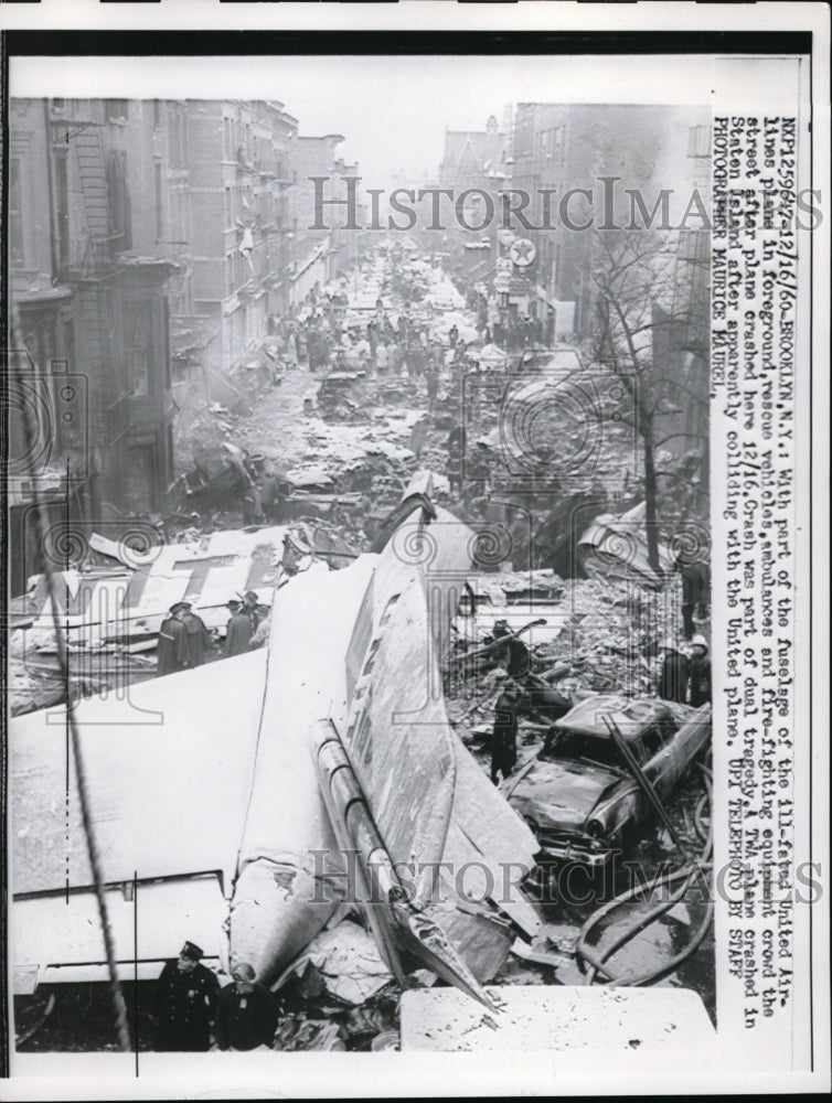 Load image into Gallery viewer, 1960 Press Photo Fuselage of ill fated United Airlines Plane in foreground
