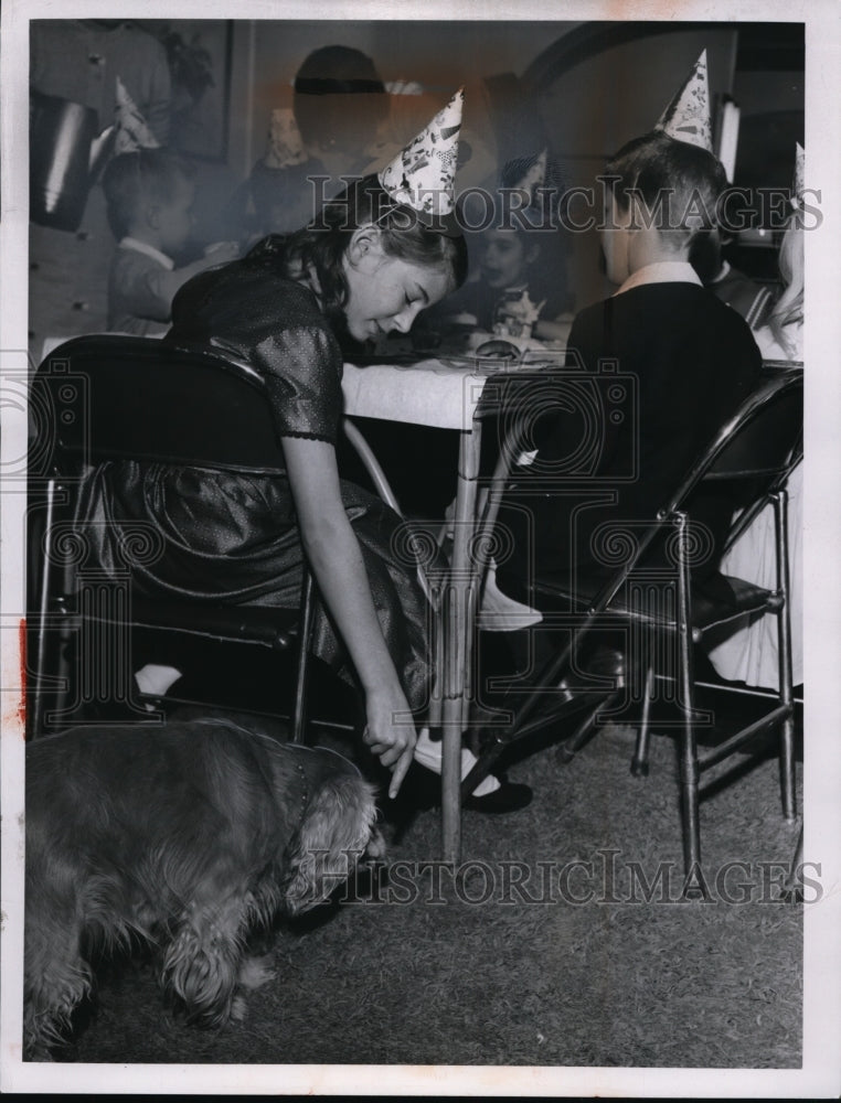 Press Photo Birthday Party - nef48948