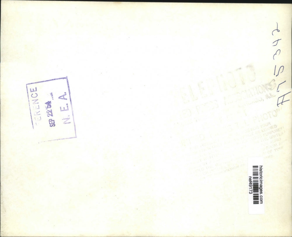 1954 Press Photo Spectators applaud Sen. Joseph McCarthy and his counsel