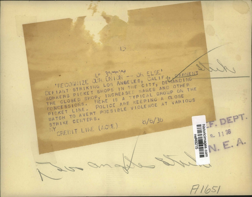 1936 Press Photo Garment Workers Picket Shops in City Demanding They Close Shop