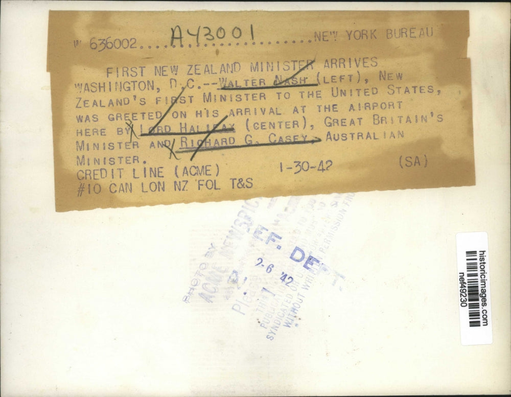 1942 Press Photo Walter New Zeland Nash Greeted on His Arrival at the Airport