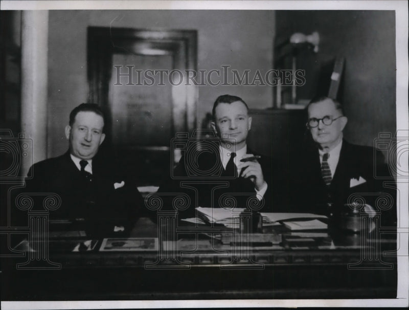 Load image into Gallery viewer, 1934 Press Photo Prosecutors Attorneys in the Trial of Phil Kennamer
