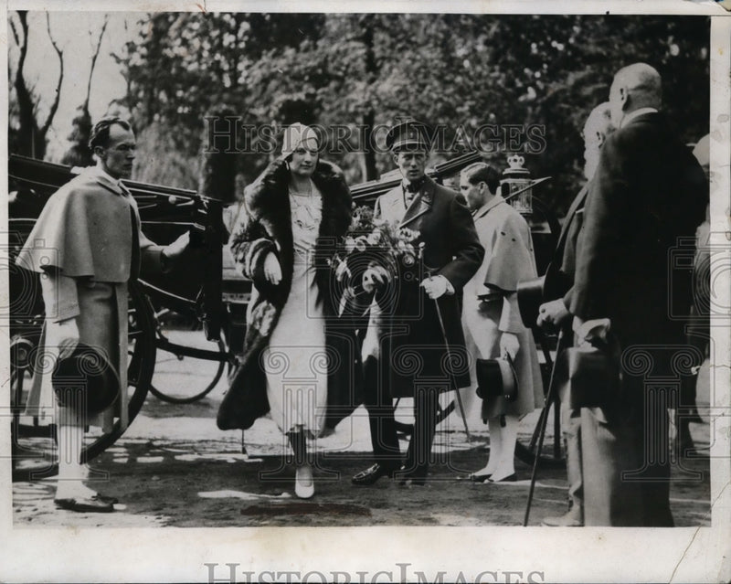 Load image into Gallery viewer, 1933 Press Photo Crown Prince Leopold, Princess Astrid of Belgium at Ghent Show
