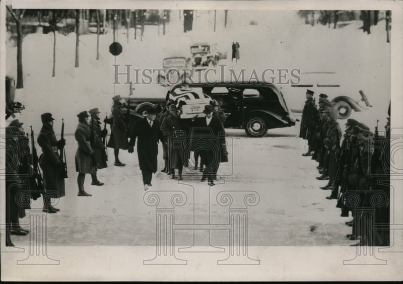 Load image into Gallery viewer, 1936 Press Photo Funeral of Senator Thomas Schall at St Paul Minnesota
