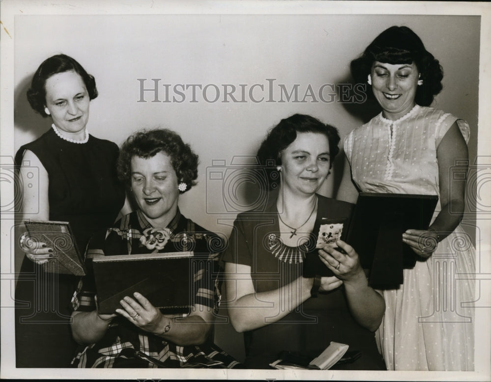 1959 Press Photo Four Women All Named Betty Heintzleman of Leavenworth, Kansas