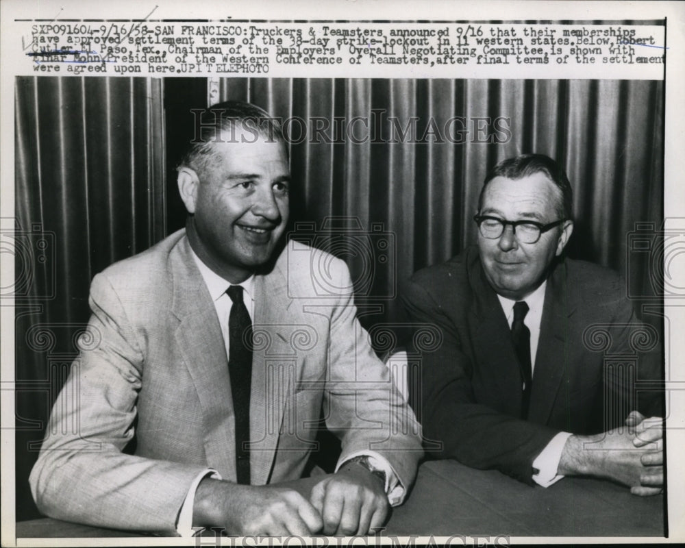1958 Press Photo Robert Cutler, Einar Mohn of Truckers & Teamsters after Meeting