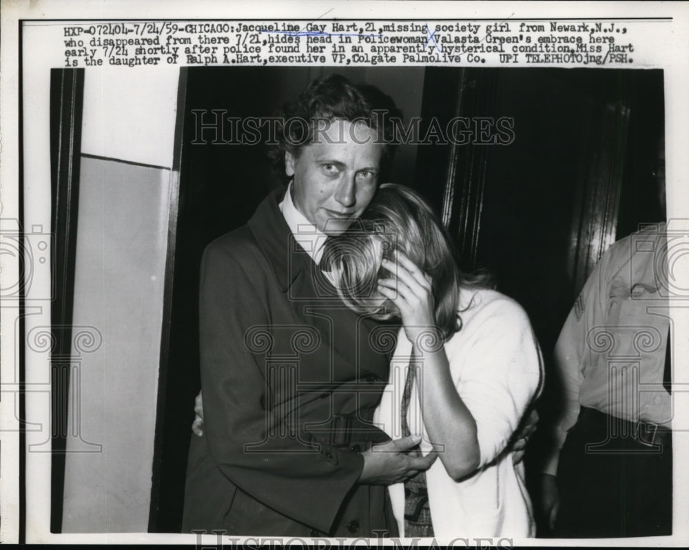 1959 Press Photo Jacqueline Gay Hart w Police After Kidnapping, Chicago