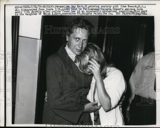 1959 Press Photo Jacqueline Gay Hart w Police After Kidnapping, Chicago