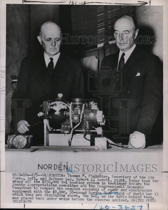 1952 Press Photo Thomas K Finletter & Robert A Lovett Took Wraps Off Bomb System- Historic Images