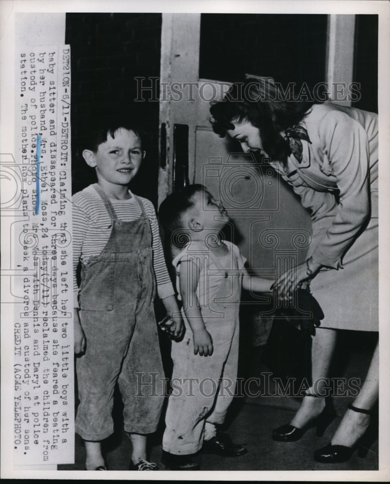 Load image into Gallery viewer, 1951 Press Photo Mrs.Ethel Moss reclaimed her children from custody of Police
