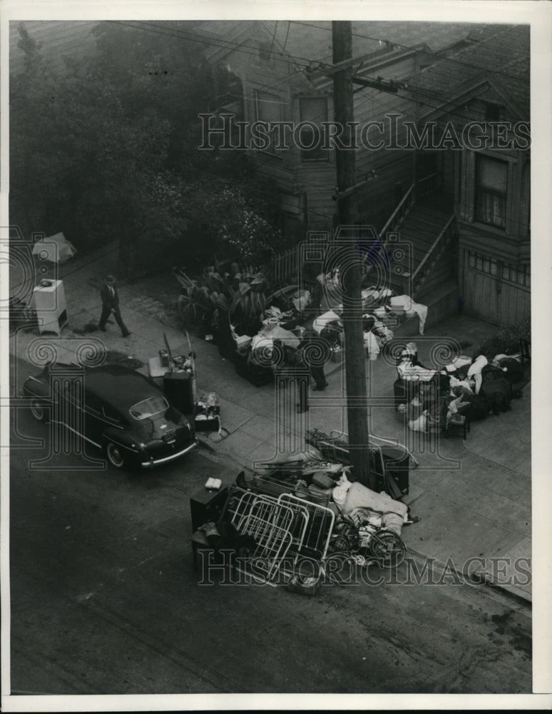 1943 Press Photo Breeze Whip Fire Across Part of Oakland&#39;s Industrial District