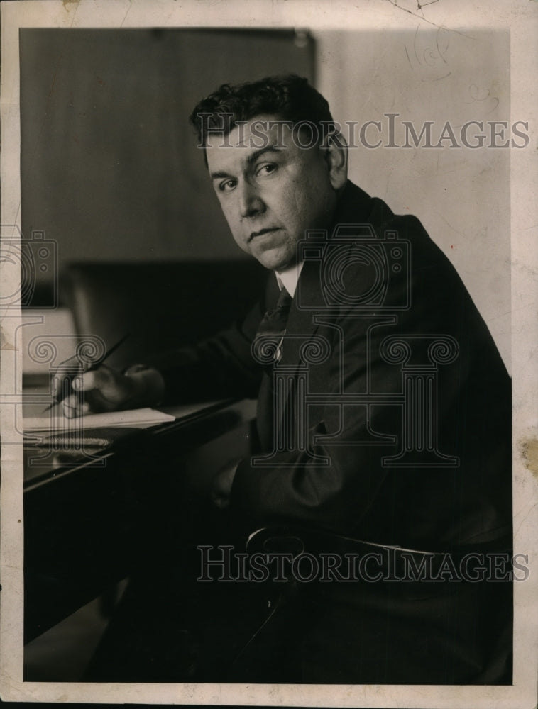1922 Press Photo Adolfo De La Huerta Pictured at His Desk in His Office in NY