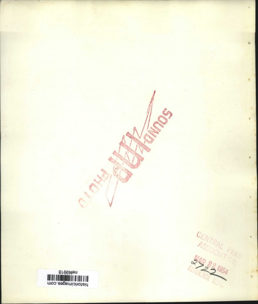 1954 Press Photo Sen McCarthy Shown Greeting the Crowd on Arrival at Plankinton