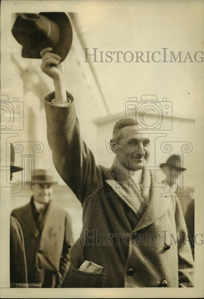 Load image into Gallery viewer, 1924 Press Photo William Gibbs McAdoo Waving After Senate Teapot Dome Hearing
