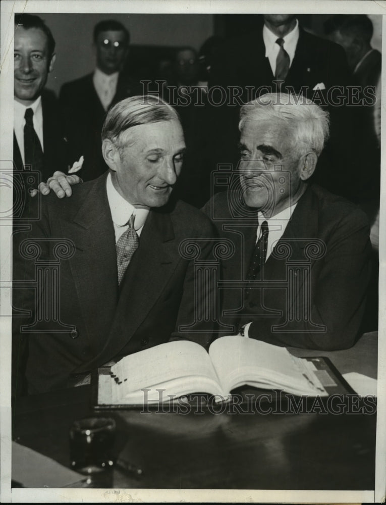 1932 Press Photo William Gibbs McAdoo and Joseph Scott in Court Today