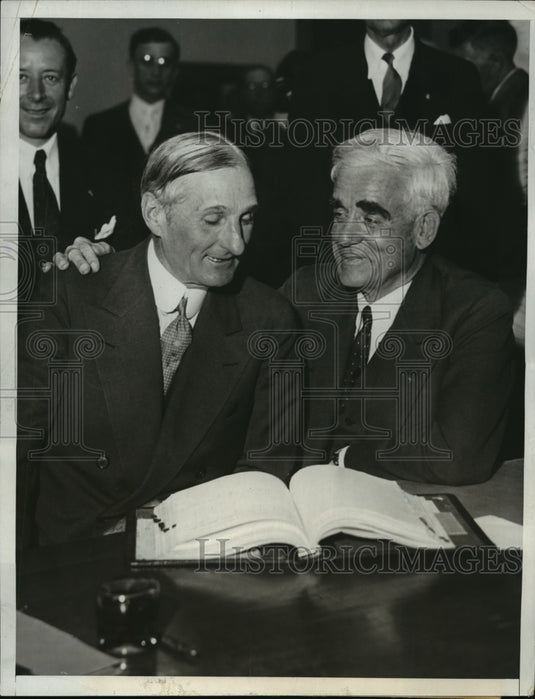 1932 Press Photo William Gibbs McAdoo and Joseph Scott in Court Today