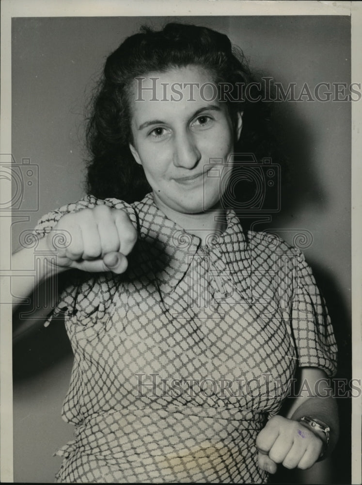 Load image into Gallery viewer, 1939 Press Photo Doris Basile, Fought off Thief in Chicago - nef50672
