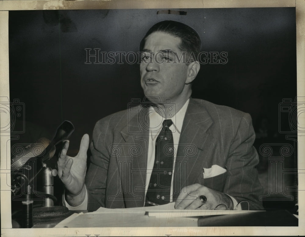 1954 Press Photo Gustavo Lobo Shown as He Testified at the Senate Ag Committee