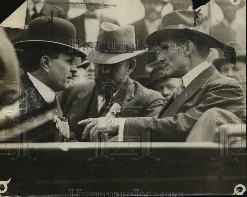 Load image into Gallery viewer, 1919 Press Photo Sec.McAdoo with L.W.Hill, E.G.Quamme of Federal Land loan Bank
