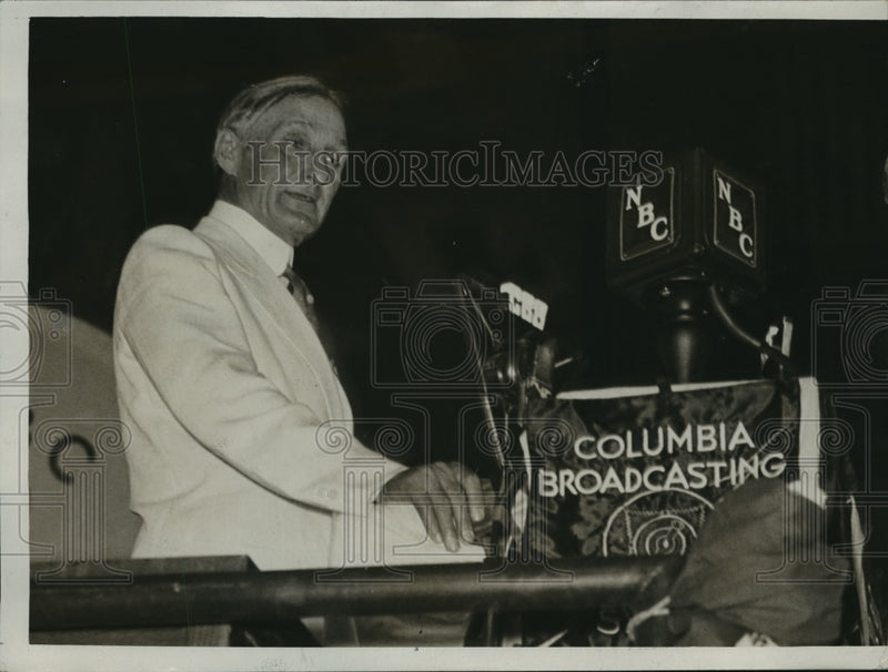 Load image into Gallery viewer, 1932 Press Photo Sen.William Gibbs McAdoo at Speakers Platform during debate
