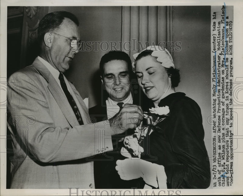 Load image into Gallery viewer, 1951 Pres Photo Manly Fleischmann Takes Oath as Defense Production Administrator

