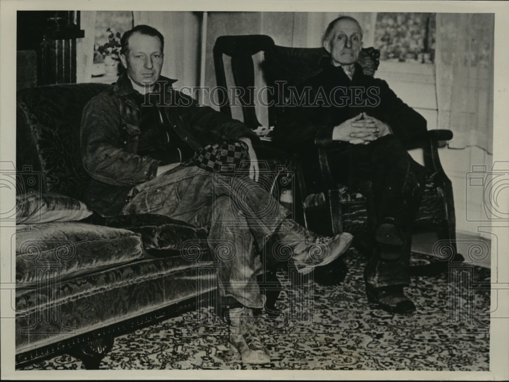 1941 Press Photo Cliff Lindsley, Father F.E. Lindsley, displaced by TNT Plant