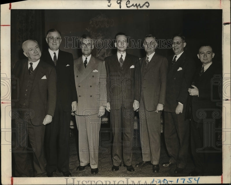 Load image into Gallery viewer, 1945 Press Photo U.S. Chamber of Commerce Officers After Election, Washington
