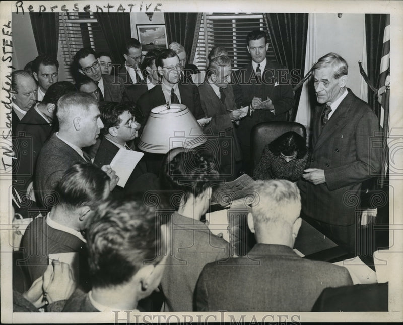 Load image into Gallery viewer, 1946 Press Photo Charles Ross Announcing Steel Wage Conference Deadlock
