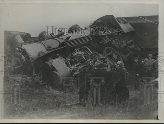1935 Press Photo Overland Limited Hits Freight Train in Clinton, Iowa