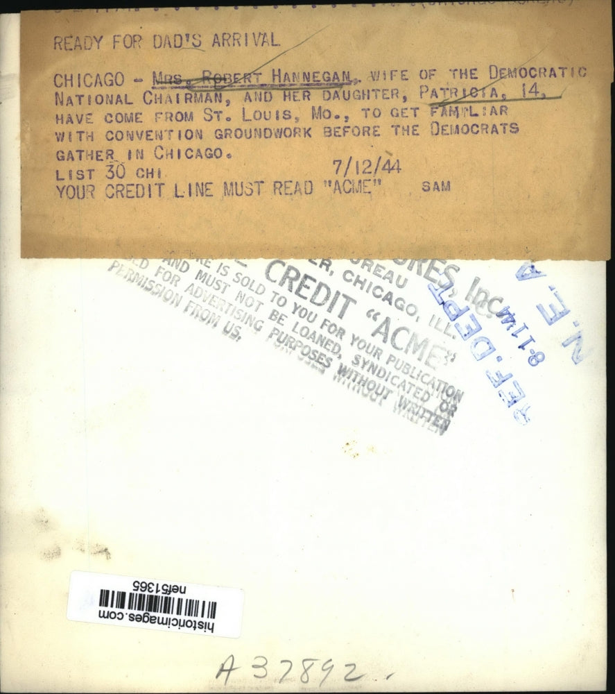 1944 Press Photo Mrs. Robert Hannegan, daughter Patricia come from St. Louis