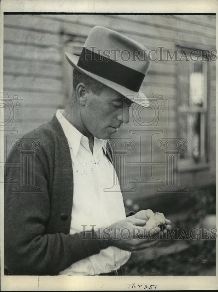 1936 Press Photo Mervin Newton Sold His Claims to The Hollinger Co for $75,000