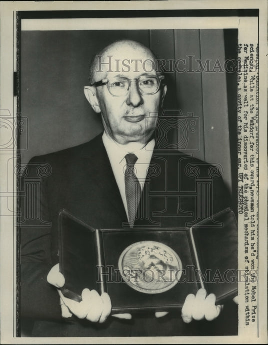 1961 Press Photo Georg Von Bekesy wins Nobel Peace Prize for medicine
