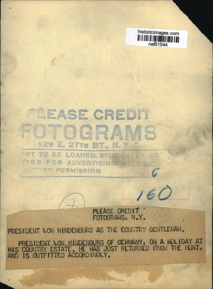 1927 Press Photo President Von Hindenburg on a holiday at his country estate
