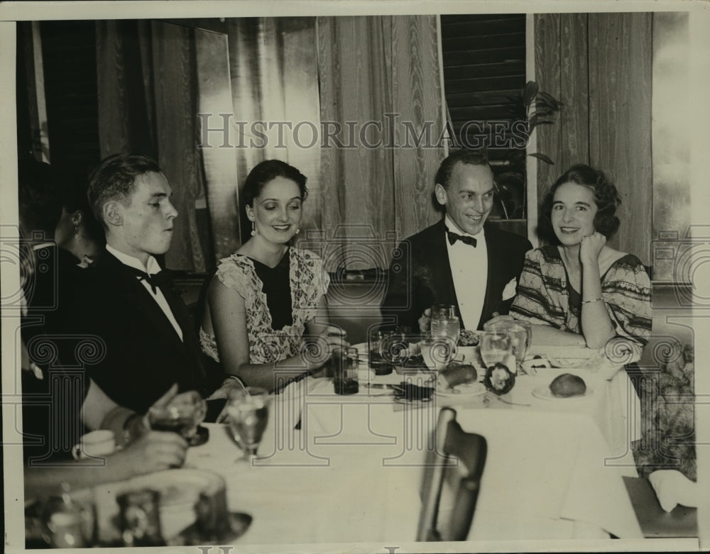 1934 Press Photo Group Celebrating New Year's Eve at Marlborough House Club