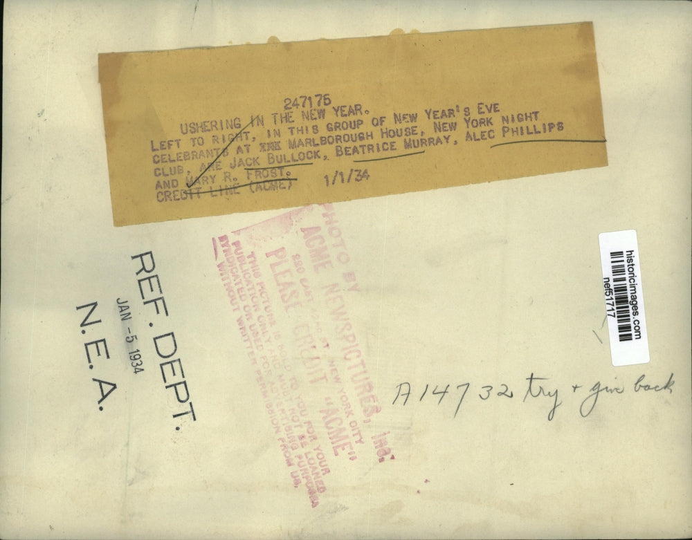 1934 Press Photo Group Celebrating New Year's Eve at Marlborough House Club