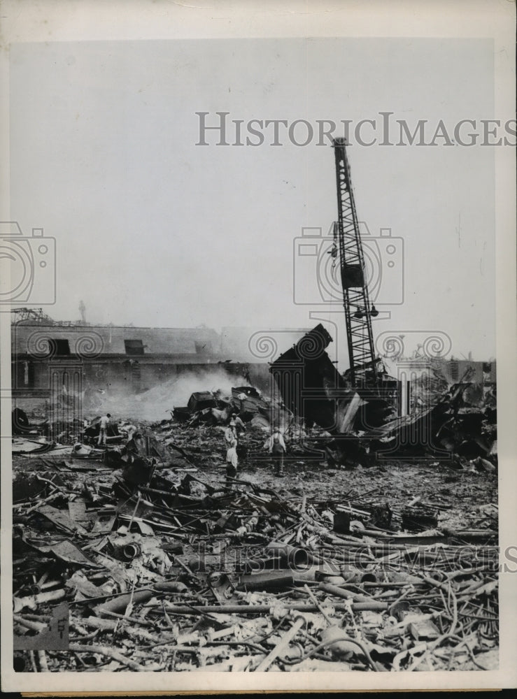 1947 Press Photo Crane with debris littering the Monsanto Chemical Plants