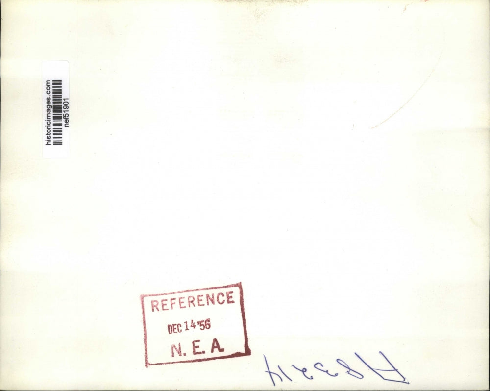 1956 Press Photo Adlai Stevenson enjoys duck hunting at South Carolina